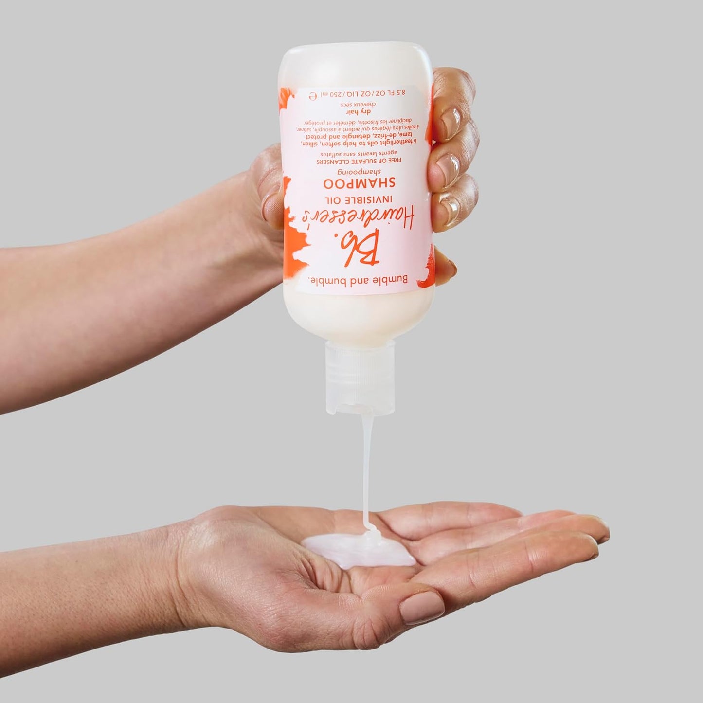 Bumble and bumble. Hairdresser's Invisible Oil Hydrating Shampoo